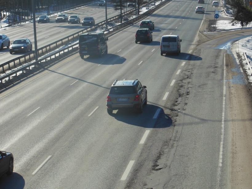 Miten nastarenkaiden tyyppihyväksyntä auttaa tienkuluman rajoittamisessa? Vaikuttaminen nastarenkaiden osuuden vähentämiseksi?