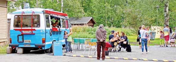 Rahkila: Tässä pöydässä taitaa olla ihan ympäri Suomea nämäkin ihmiset, kukaan ei ole alkuperäinen tamperelainen. Kamula: Nimenomaan.