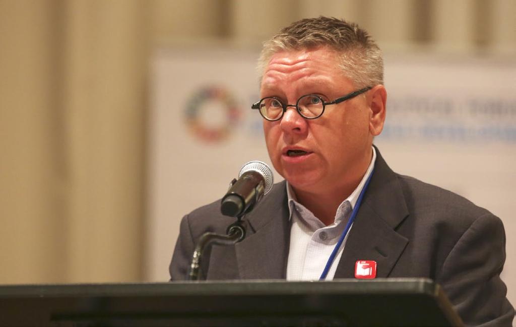 IISD/Kiara Worth IISD/Kiara Worth Ministeri Kimmo Tiilikainen Kehys ry:n pääsihteeri Rilli Lappalainen SUOMEN KANSALLINEN RAPORTTI YK:N KESTÄVÄN KEHITYKSEN FOORUMISSA YK:n globaalia kestävän