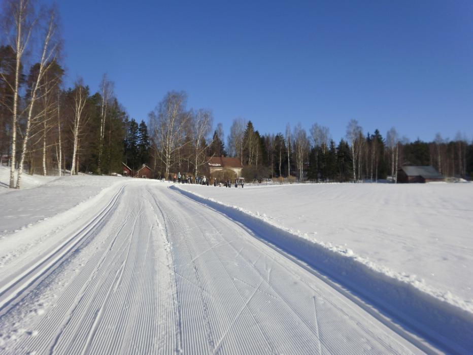 Metsäkylän koulun johtokunta 2013-2016 puheenjohtaja: Paula Maanselkä jäsenet: varajäsenet: Mikko Paara Mari Hietalahti Kristiina