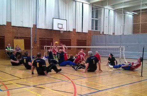 HIY ja Pyry pikku mietinnässä (Kuva: Istis.info) Päivän kolmannessa KSI palasi kai sille ns. omalle tasolleen ja voitti manselaiset suoraan 2-0.