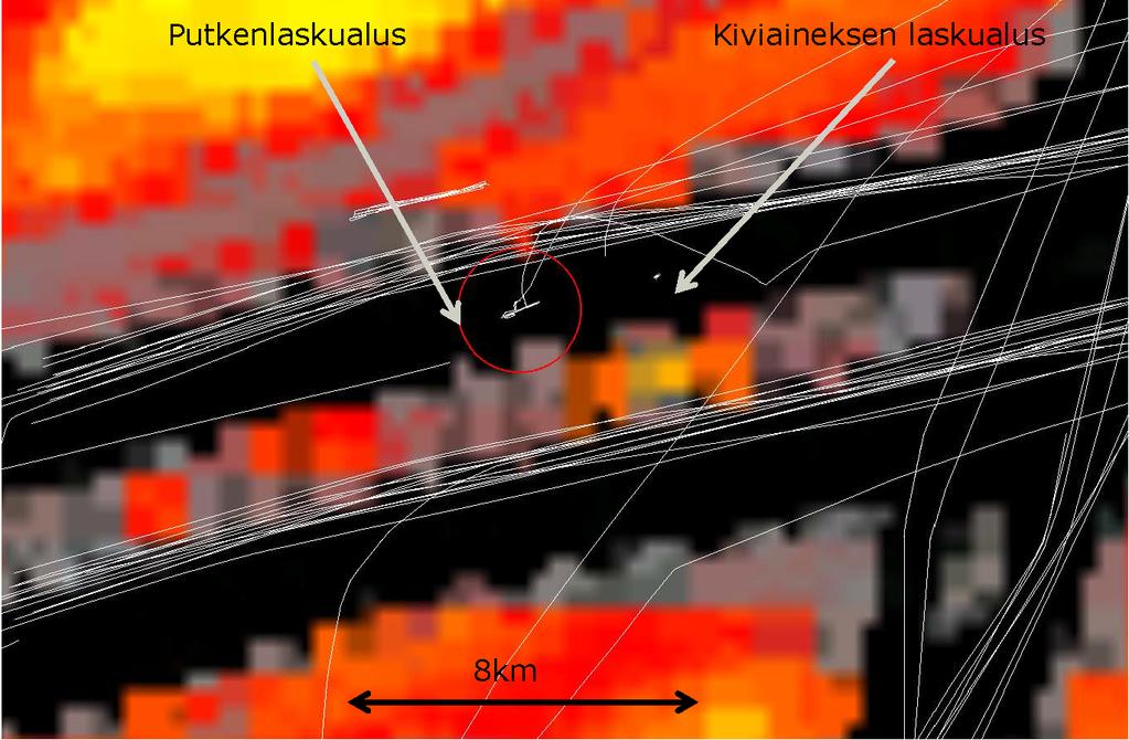 12 / 1 Kuva 4-7. Kaikkien alueella liikkuvien alusten reitit kiviaineksen kasausaluksen ollessa asemassa, joka salli putkenlaskualuksen ja kasausaluksen ohittamisen pohjoispuolelta.