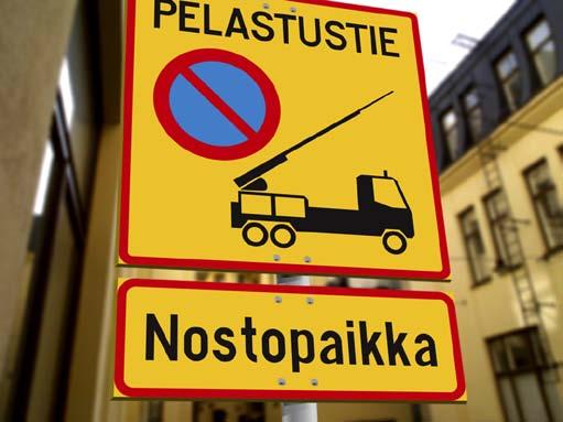 Tämä siksi, että tieliikenneasetuksen mukaan kieltomerkin 373 (pysäköintikieltoalue) yhteydessä ei käytetä lisäkilpeä 854 (aikarajoitus). Saattoliikenteelle ei ole virallista merkintätapaa.