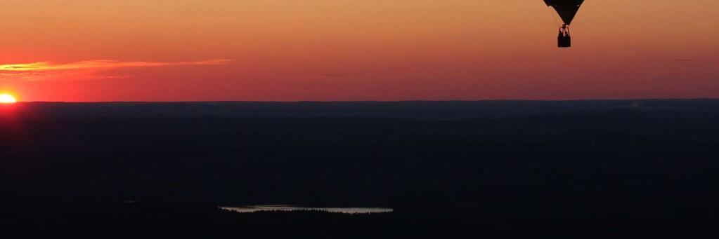 Lennot ovat Hämeenlinnassa, Vanajaveden laakson yllä, Aulangon ja Sibeliuksen maisemissa, Hämeen linnaa ja upeaa suomalaista luontoa ihaillen.