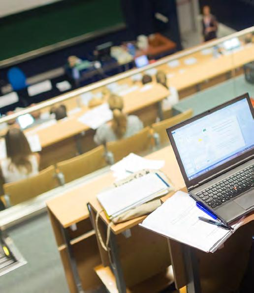 niin sanottujen kasvumoottorien ja Suomen Akatemialle huippututkimuksen lippulaivojen käynnistämiseen. Kaivattua pääomittamista tai suoraa yliopistojen perusrahoituksen lisäystä ei tullut.