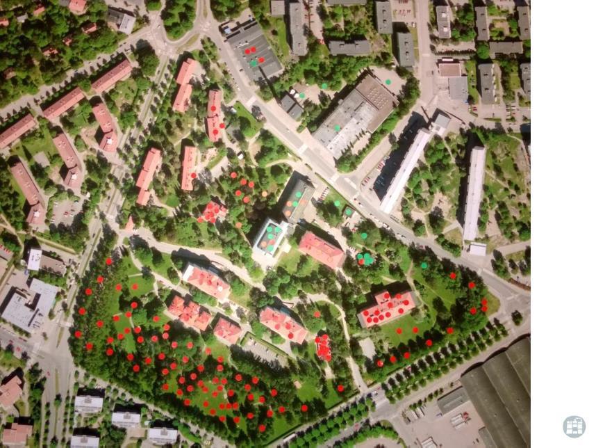 8 (26) Alueen tulevaisuutta ideoitiin eri näkökulmista seinälapputyöskentelyin. Teemoina olivat uuden asumisen muodot, alueella säilyvät hoivapalvelut, ulkotilat ja kaupunkielämä sekä yritystoiminta.