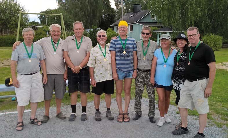 Urheilukentällä pelattiin ja kilpailtiin hyvässä hengessä Nekalan siirtolapuutarhurit ehtivät jälleen harrastaa muutakin liikuntaa kuin puutarhurointia.