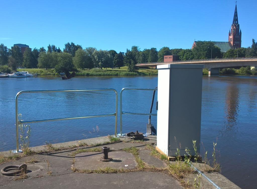 Kokemäenjoen vedenlaatuasema Porissa. Kuva: Marjo Tarvainen Automaattinen vesinäytteenotin Automaattisen vesinäytteenottimen avulla voi parantaa näytteenoton optimointia.