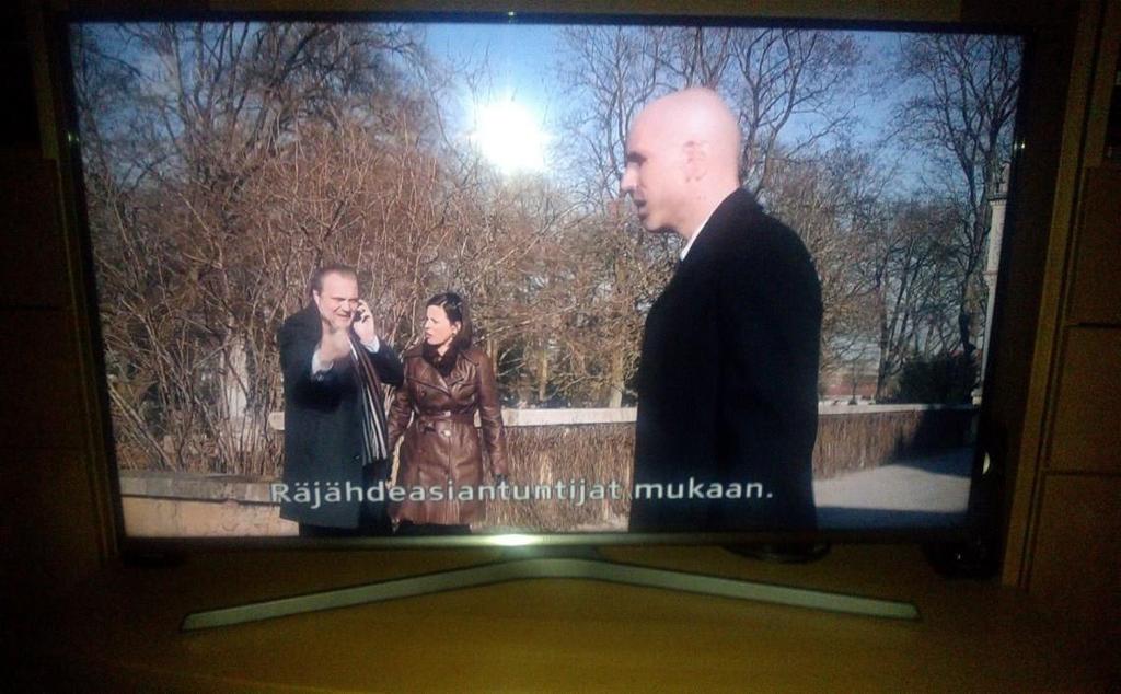 Smart TV look on kuin minkä tahansa uuden ohuen taulutelevision (valokuva Kettu -poliisisarjasta).