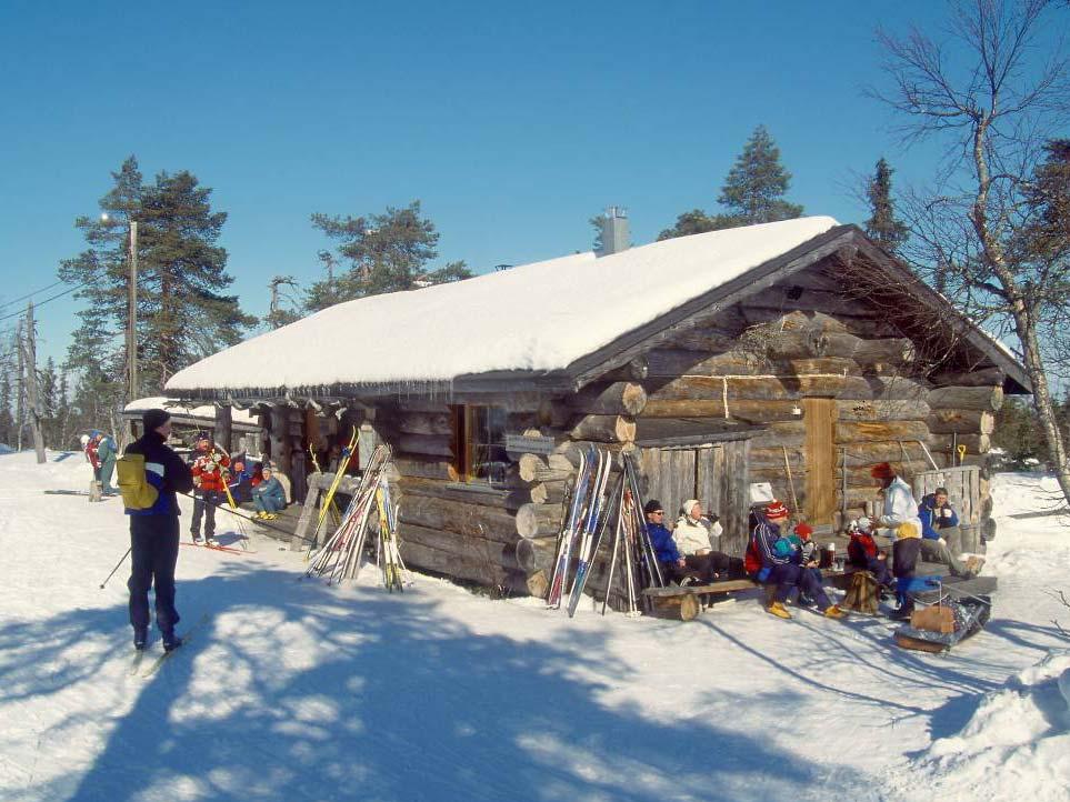 Vuonna 2011 Lapin luonnonsuojelualueilla toimivien matkailuyritysten kanssa voimassaolevia yhteistyösopimuksia on n.