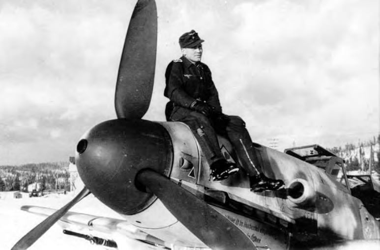 Ylivääpeli Albert Brunner istuu Bf 109 G-2 -koneensa