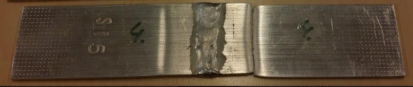 42 (53) Tutkimuksessa havaittiin vetokokein, että 40 mm x 3 mm kokoisiin alumiinilattoihin tehdyt päittäishitsit murtuvat hitsausaineen vierestä perusaineesta.