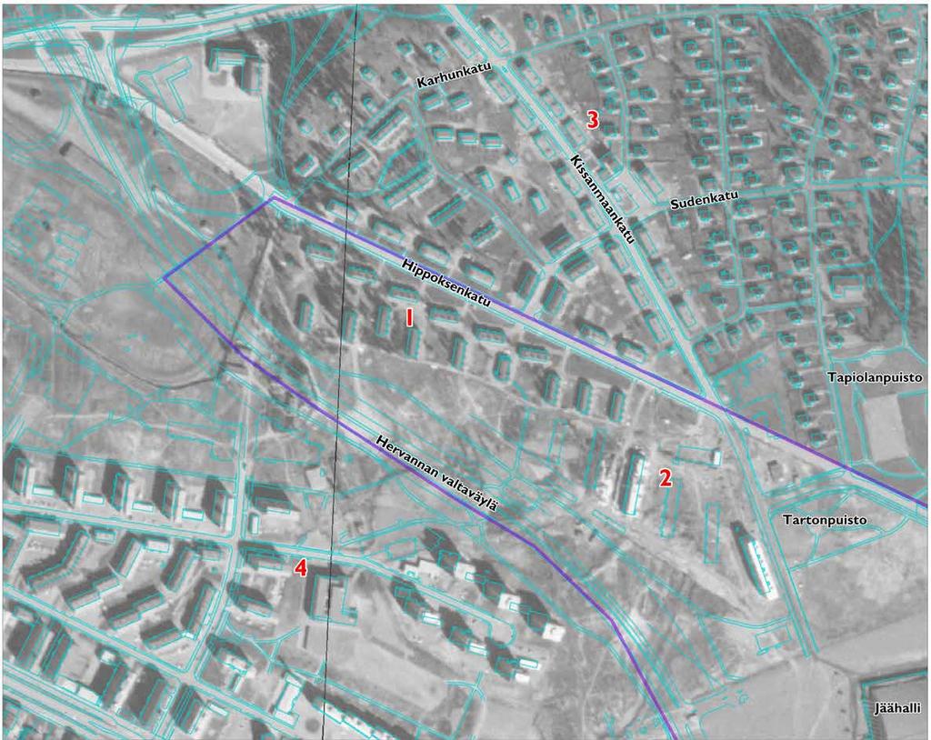 Kuva 33. Hipposkylän alue vuonna 1966. Nykytilanteen rakenne ilmakuvan päällä sinisinä rajoina. Hipposkylää (1) on asuttu jo toista vuosikymmentä.