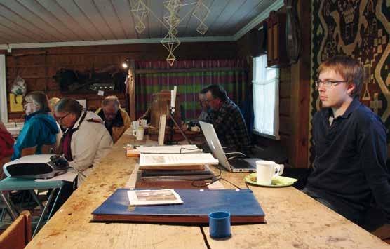 ALUEHISTORIAN TUTKIMUKSEN KÄYNNISTÄMINEN 37 Jussi Välimäki löysi pro gradu -työnsä aiheen Nurmonjokilaakson kotiseutusuunnitelma -hankkeesta. Kuva Timo Suutari.