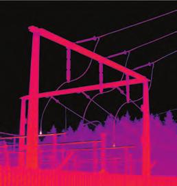 MultiSharp -tarkennuksen avulla voit tarkentaa kuvan kentän yhteen kohtaan tarkasti ottamalla useita kuvia eri etäisyyksiltä.