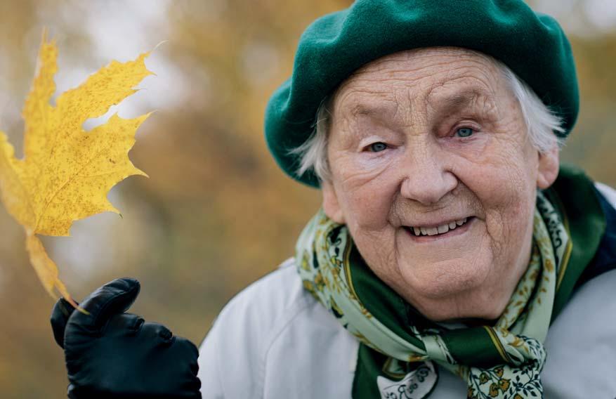 Muistelua ja tarinoita Muistelu ja tarinat vahvistavat ikäihmisen itsetuntoa, identiteettiä ja voimavaroja. Muiste lulle ja tarinoille on hyvä olla riittävästi aikaa.