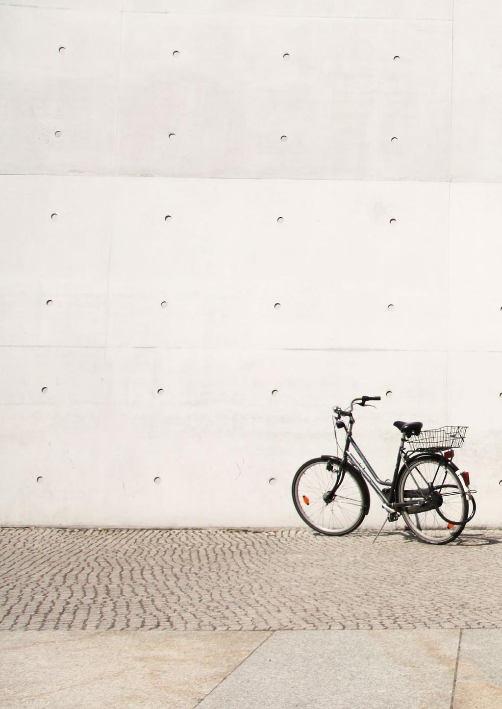 Alkusanat IFRS-raportoinnissa on meneillään mielenkiintoinen vaihe, sillä IASB on saanut päätökseen kolme merkittävää kehityshanketta liittyen standardeihin, jotka tulevat voimaan lähivuosina.