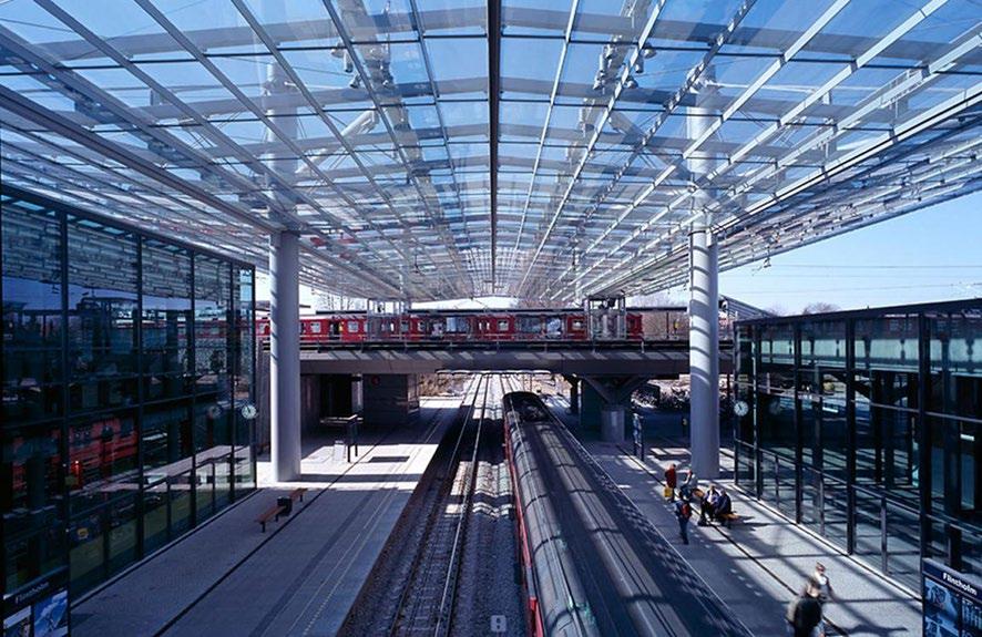 ASEMANSEUTUJEN KEHITTÄMISKONSEPTIT TANSKASSA Flintholm on hyvä esimerkki uudesta asemasta, joka on liikennemuotojen, kahden S-junalinjan, metron ja bussien risteysasema.
