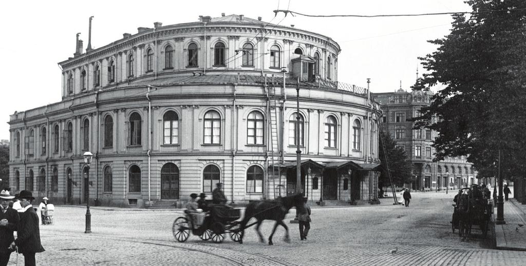 Svenska teatern 1905 Helsingin kaupunginmuseo tu Helsingin musiikkiopisto vuokrasi alkuvuosinaan koululta tiloja, joissa Sibeliuskin opiskeli 1885 89.