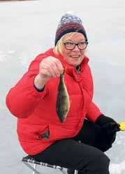 TALVIPÄIVILLÄ OLI MUKAVAA SYSMÄ CAMPINGISSÄ Tänä vuonna vietimme talvipäivät Sysmä Camping -alueella. Aluetta hallitsee kaunis päärakennus, jossa on aikoinaan toiminut eläinlääkäri.