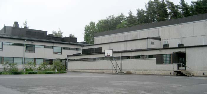 Hannunniitun koulu, Kurala 62-1, Virmuntie 3 Koulu valmistunut monessa osassa. Vanhin osa valmistui 1975, uudempi 1988, viipalekoulu pihalla valmistui 2000.
