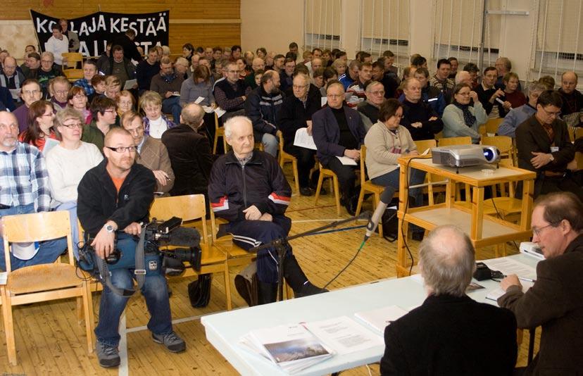 Kuva 17 1. Kuva arviointiohjelman kuulemistilaisuudesta Pudasjärvellä 17.