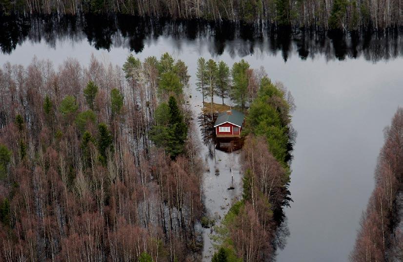 Kuva 8 11. Loma-asunto Pudasjärvellä toukokuussa 2008 Asemakaava Suunnitellun tekojärven ja voimalaitoksen tai muilla hankkeeseen liittyvillä alueilla ei ole asemakaavaa.