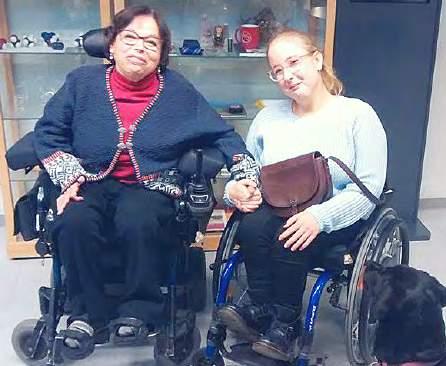 På den svenska morgonen fick våra elever höra hur det är att gå i skola på svenska i Helsingfors när två finlandssvenska elever Lena- Marie Jorelle och Ronja Schalin från vår vänskola Lärkan besökte