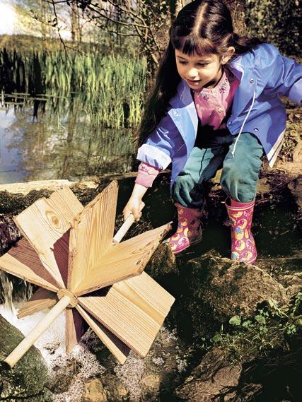 18.8.2007 11 Joka päivä liikkeelle Säännölliset elämäntavat, kalastaminen ja vesillä liikkuminen pitävät kunnossa Lieksalainen Aarne Räty on aito Rukajärven veteraani, ikäisekseen hyväkuntoinen ja
