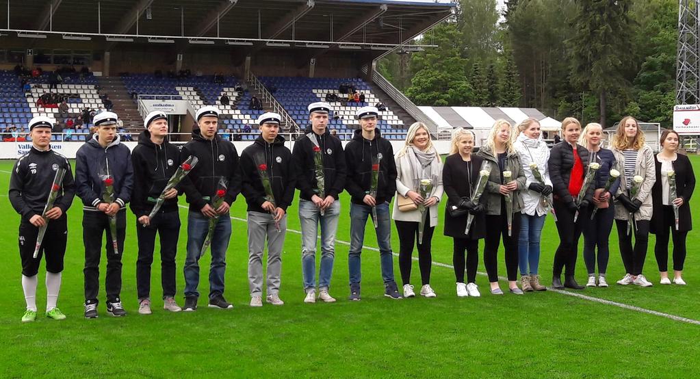 Pelaajat vasemmalta: A-juniorit Tuomas Lähdesmäki, Matti Jussila, Akseli Tiensuu, Aku Piispanen, Vilppu Leinonen, Timo Viljanen, Kosti Kyläinpää.