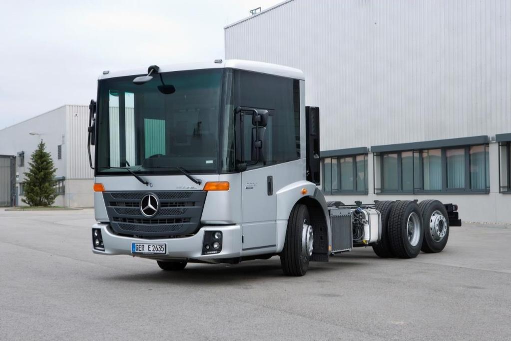 MERCEDES-BENZ KAASUVALIKOIMAA Kuorma-auto Econic 2- ja 3 akselisena ja bussi Citaro Moottorina molemmissa 7,7l M963LAG