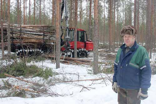 Mikko Mäkelä Heikohkon kuitupuumarkkinatilanteen vuoksi on korjuuta painotettu voimakkaasti KEMERA kelpoisiin ensiharvennuksiin, joista on energiapuuksi kerätty karsimatonta energiapuuta sekä