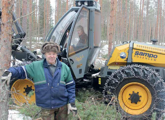 Turti-Set Oy:n kolme Sampoa hakkasivat hiihtolomaviikolla Kaleva Esan metsässä Tannilassa leimikkoa, josta kaikki pikkutukkia pienempi puu kerätään talteen karsittuna energiapuuna.