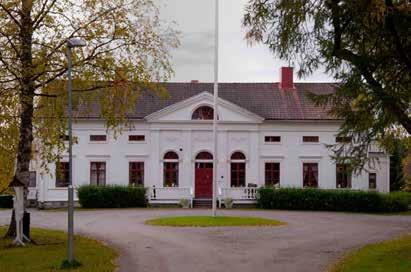 J.A. LINDER (1783-1877) Ruotsalainen Johan Anders Linder oli päätoimeltaan Uumajan maalaisseurakunnan apulaispappi, mutta hän oli myös itseoppinut arkkitehti ja kuuluu aikansa huomattavampiin