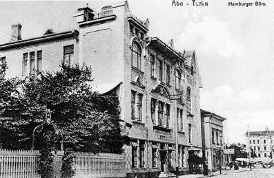 ^ Hotelli Hamburger Börs. Ekblad oli ylennyt jääkärijoukossa Gruppenführeriksi 1917 siitä huolimatta, ettei hän ollut osallistunut itärintaman taisteluihin.