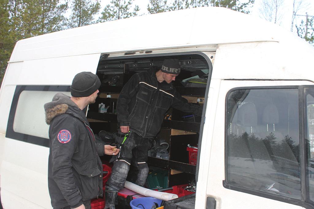 sivu 2 Putkivoimaa Yppäristä Puh 0400 586 441 Viirretjärventie 7 86170 Yppäri Putkimiehen autosta täytyy löytyä kaikki tarpeellinen.
