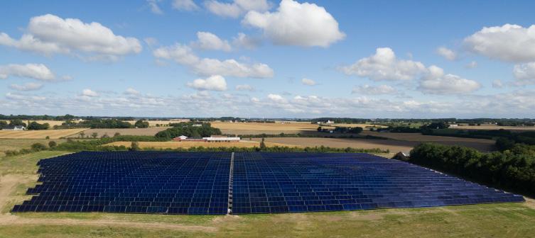 Osakeannin syyt ja varojen käyttö Savo-Solar valmistaa kansainvälisesti palkittuja aurinkolämpökeräimiä ja toimittaa näistä rakennettuja energian tuotantojärjestelmiä.