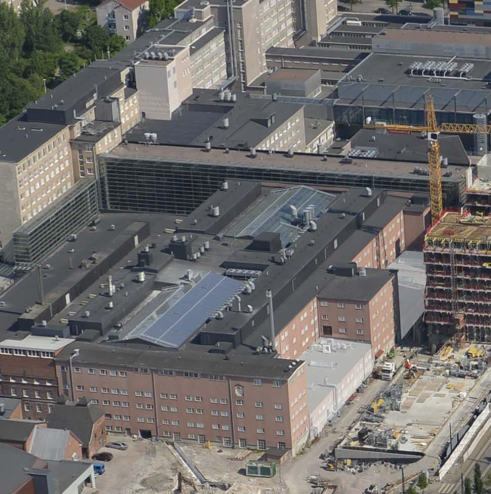kerros kehitetään liiketilakäyttöön. Liiketilojen toimivuuden edellytyksenä on uusien huoltotilat ja -pihojen toteuttaminen tehdasosan itäpuolen matalien osien paikalle.