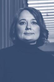 2 Ennakkohinta sid. 34,90 7/2017 Herkullista kulttuurihistoriaa SUSANNA VÄLIMÄKI Syötävät sävelet VIERAANA SÄVELTÄJIEN PÖYDISSÄ SCHUBERTIN MIELEEN pulppusi sävelmiä hänen veivatessaan kahvimyllyä.
