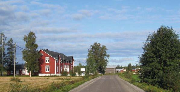 Kuva 9 2 Tuvaksentie ja Tuv skola Vakituista asutusta on myös hankealueen länsipuolella Öjnan kylässä, jossa peltoalueiden tuntumassa sijaitsee kymmenkunta vakinaista asuinrakennusta ja lisäksi