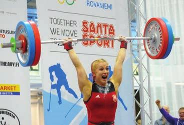 Vuoden takainen hopea kirkastui vakuuttavaksi kultamitaliksi. Turun Atleettiklubin Marika Hasunen ja Nelli Nurmi kävivät oman mittelönsä hopeamitalista.