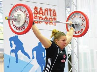 63 kg: Turun Atleettiklubin Saara Leskinen lastautti myös uudet SE-painot tankoon. Leskinen teki tempauksessa kelpo yrityksen 91 kilosta, joka ei kuitenkaan tällä kertaa onnistunut.