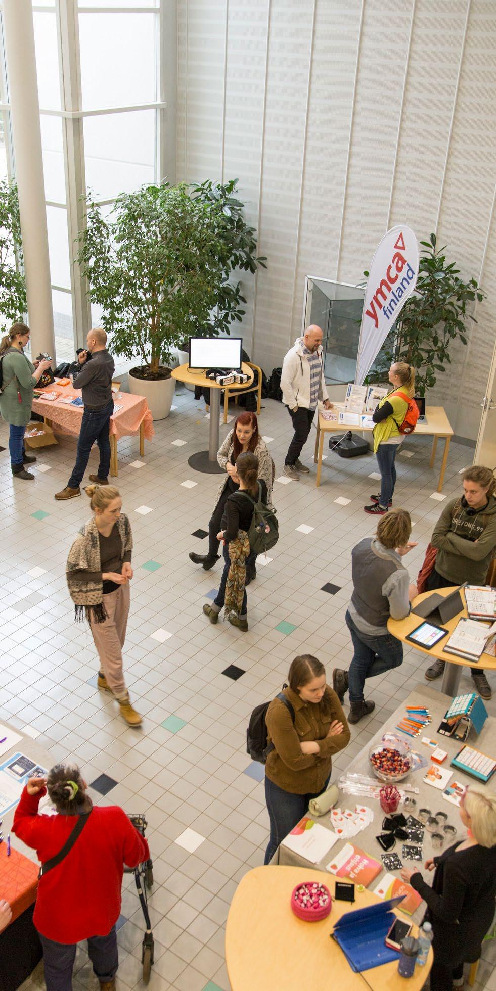 Kompetenssit Yhteisöllinen osaaminen Pedagoginen osaaminen Yhteiskunnalline n osaaminen Osaamisalueen kuvaus Opiskelija ymmärtää yhteisöllisyyden ja osallisuuden merkityksen inhimillisessä