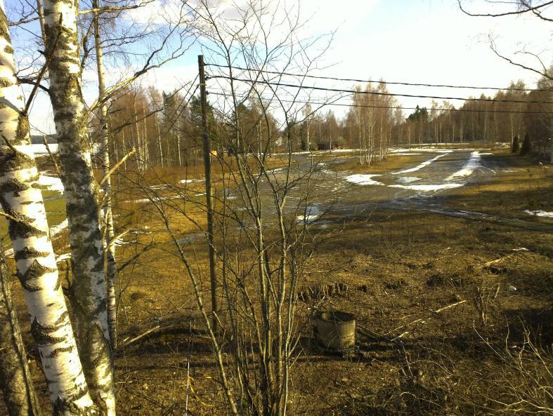 3 tilaajan antaman rajauksen mukaisesti. Alueen eteläpuolisko, huvikeskuksen paikoitusalue, on kokonaisuudessaan vanhaa vesijättöä tasaista ja tasattua vanhaa järvenpohjaa.