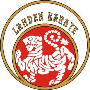 2017 - Sanbon Kihon Jiyu Jiyu = Perustekniikan mukainen yhden askeleen ottelu = Puolivapaa yhden pisteen ottelu Mon 12 valkoinen + merkki Dachi Liikkuminen 1.