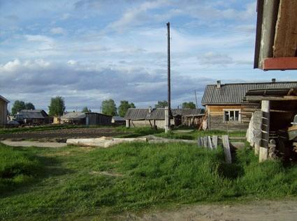 Vuokkiniemi Vuokkiniemi on iänikuinen karjalaiskylä n. 70 km Kostamuksesta pohjoiseen.