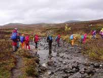 Unohtamatta suurimpia jättiläisiämme Ridnitsohkkaa (1317 m) ja Haltia (1324 m), joiden huipuilla käymme ihastelemassa saamelaisten pyhiä tunturimaita.