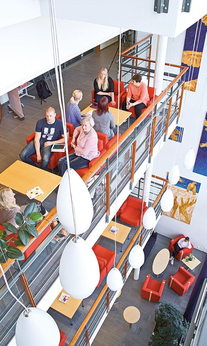 opinnot 27 Yliopisto-opintoja tukevat opinnot 28 Kesäyliopiston opinnot 29 Vaasan avoimen yliopiston opinnot 30 Opintotarjonta kootusti Tarkempaa tietoa oppiaineista löydät www-sivuilta: www.