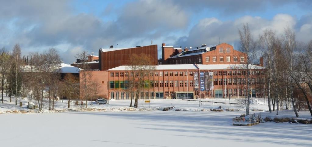 Voittanutta arkkitehtitoimisto JKMM:n ehdotusta kiitettiin paikkaan hyvin juurtuneesta kokonaisuudesta, jossa uusi ja vanha arkkitehtuuri ovat tasapainossa.