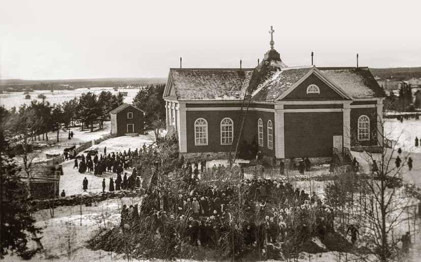 Ensimmäiset valkoisten sankarihautajaiset pidettiin Rovaniemellä 13.2.1918, kun Torniossa kaatunut Toivo Koivula haudattiin. Kuvaaja Iikka Paavalniemi. 16.11.